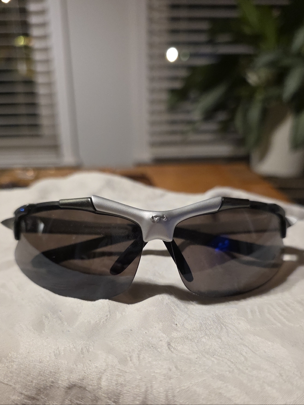 Tifosi Sleek Silver Wraparound Polarized Sunglasses